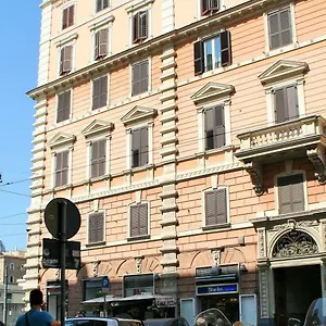 Oda ve Kahvaltı Have A - Luxury, Roma